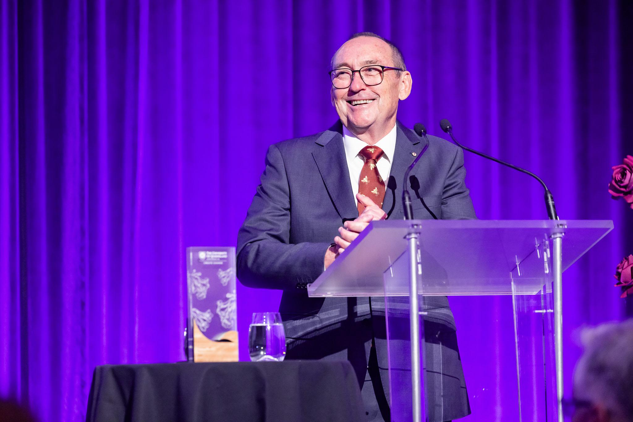Professor Jeffrey Dunn recieves the UQ Alumni Award